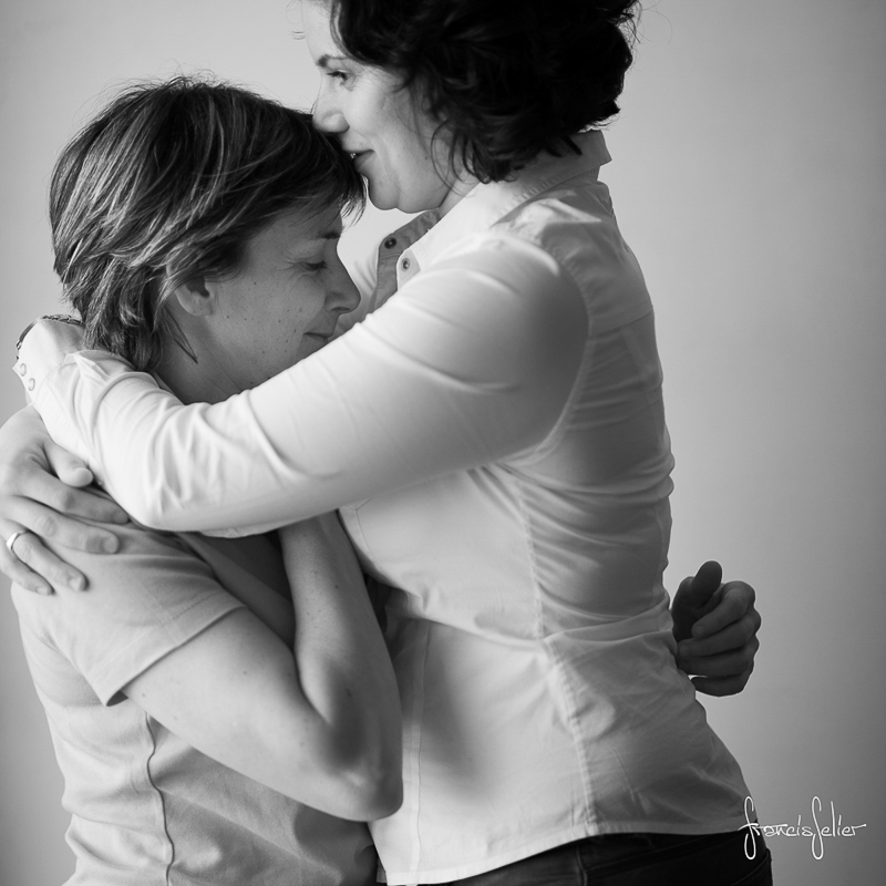 Francis Selier photographe portrait de couple de femmes noir et blanc Poitou-Charentes (3 sur 6)