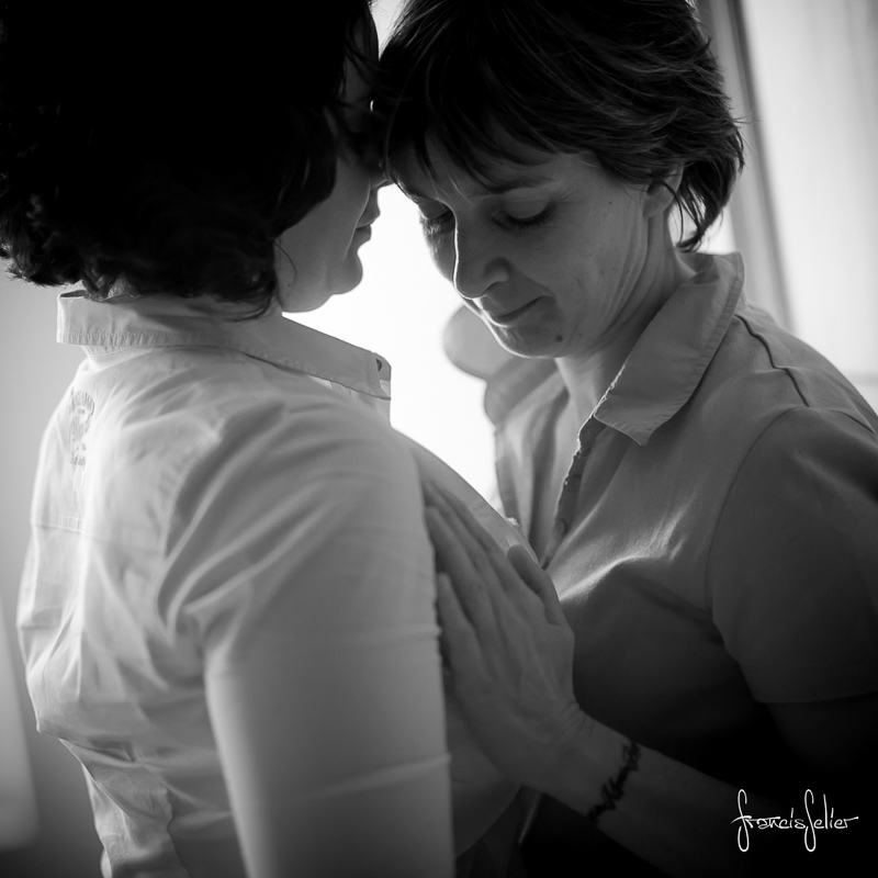 Francis Selier photographe portrait de couple de femmes noir et blanc Poitou-Charentes (5 sur 6)