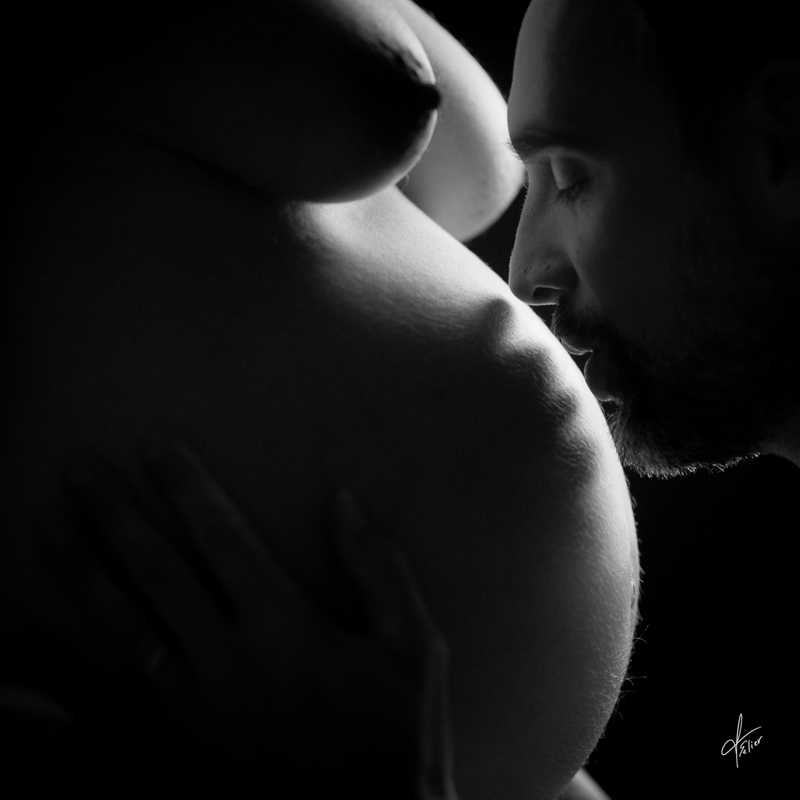 photo grossesse nu noir et blanc couple